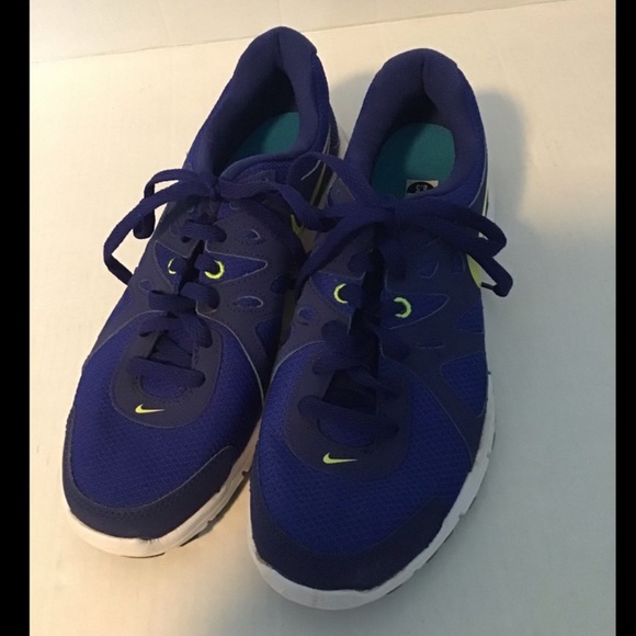 Nike Revolution 2 Running Shoes - Picture 2 of 9